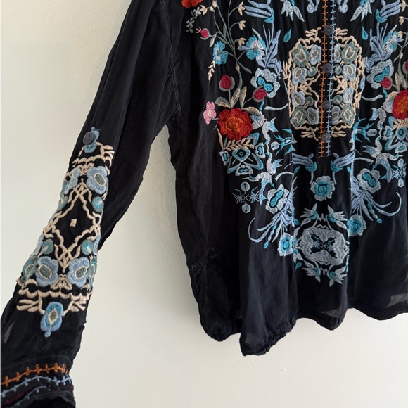 Johnny Was Jordan Sanded Black Floral Embroidered Tunic Long Sleeve Blouse XXS - Picture 4 of 7